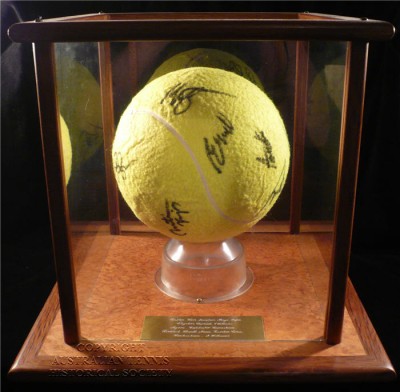 signed large tennis ball 2015 (7)